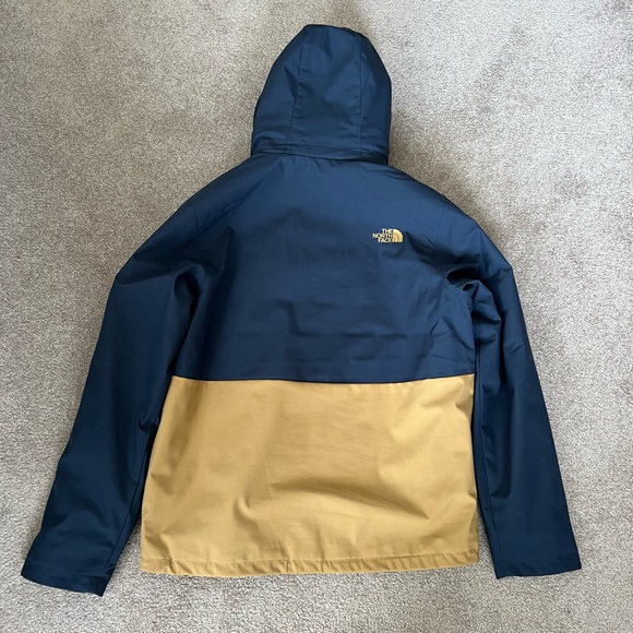 North Face Winter Jacket - Men’s - Size L - Picture 6 of 6